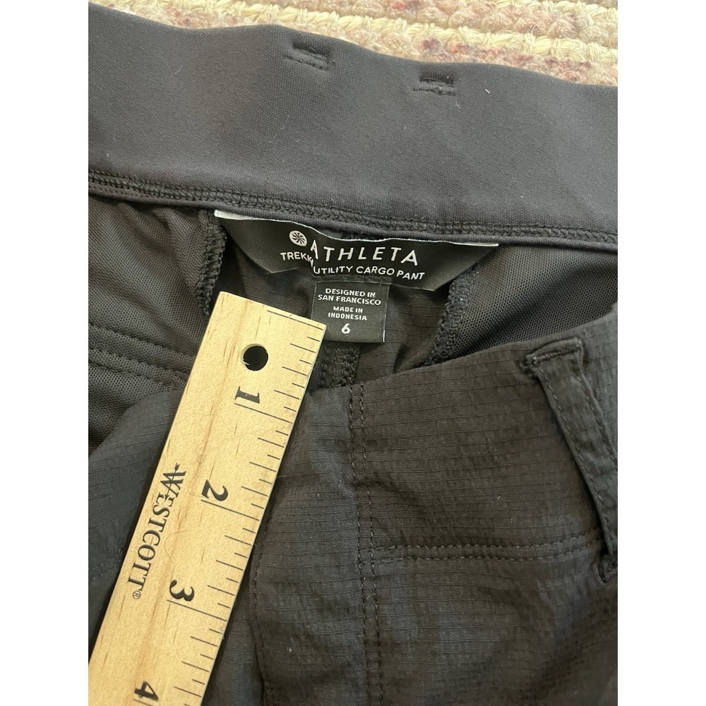 Athleta Pants Women Black Size 6 Mid Rise Trekkie Utility Cargo Straight Leg - Picture 3 of 6